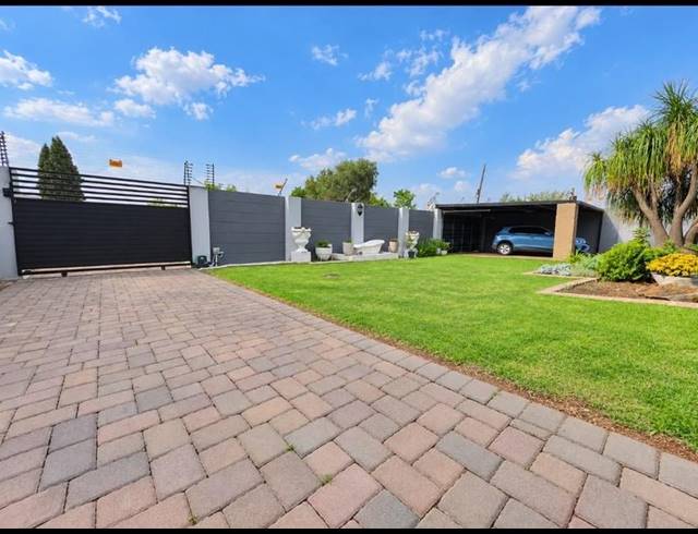 2 BEDROOM HOUSE FOR SALE IN RACEVIEW